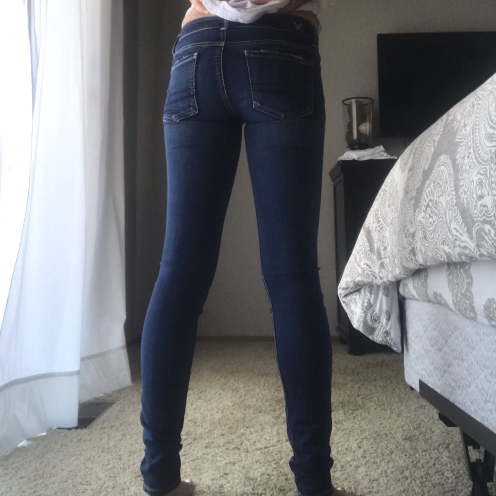 American Eagle dark wash skinny jeans